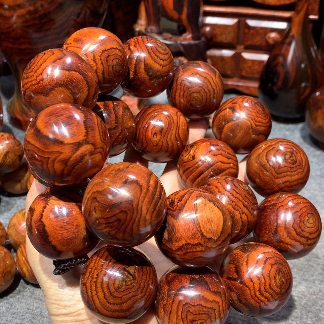 高***思木越南黄花梨紫料大手持