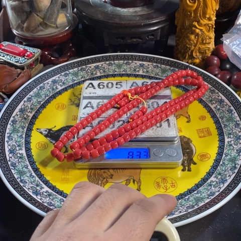 瓷片用****2寻呼台的一个小女孩在