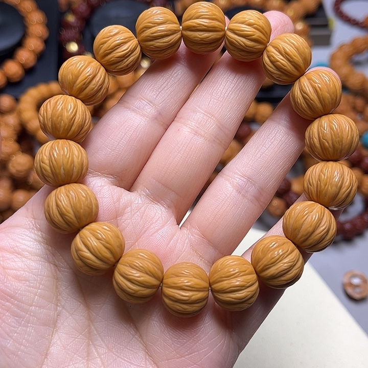 文玩核桃吊坠金丝十二棱