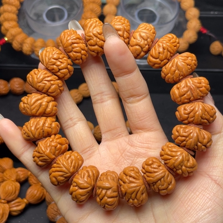 桃核手串21尺寸飞碟豹子头（24号链接）