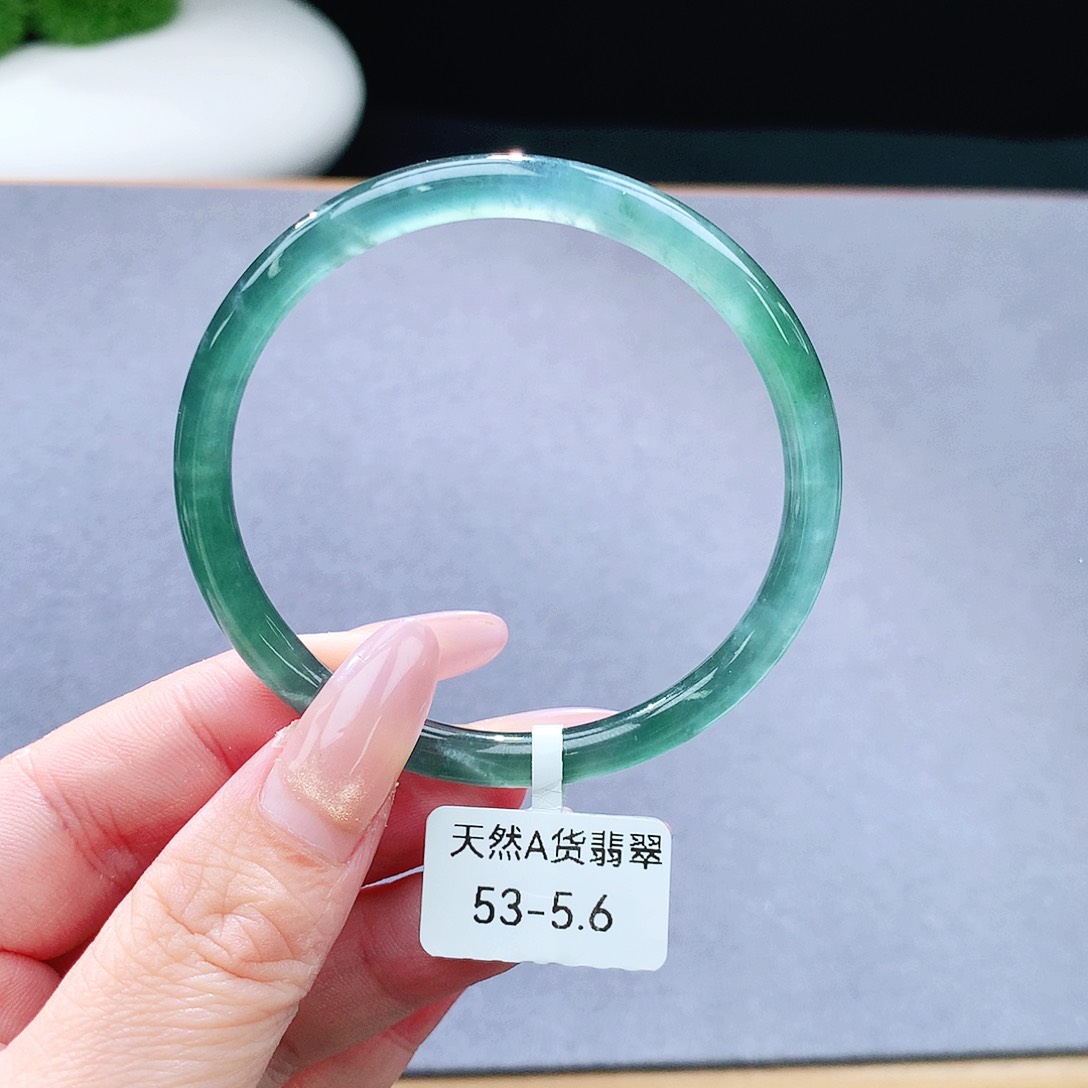 未镶嵌手镯（圆镯）翡翠