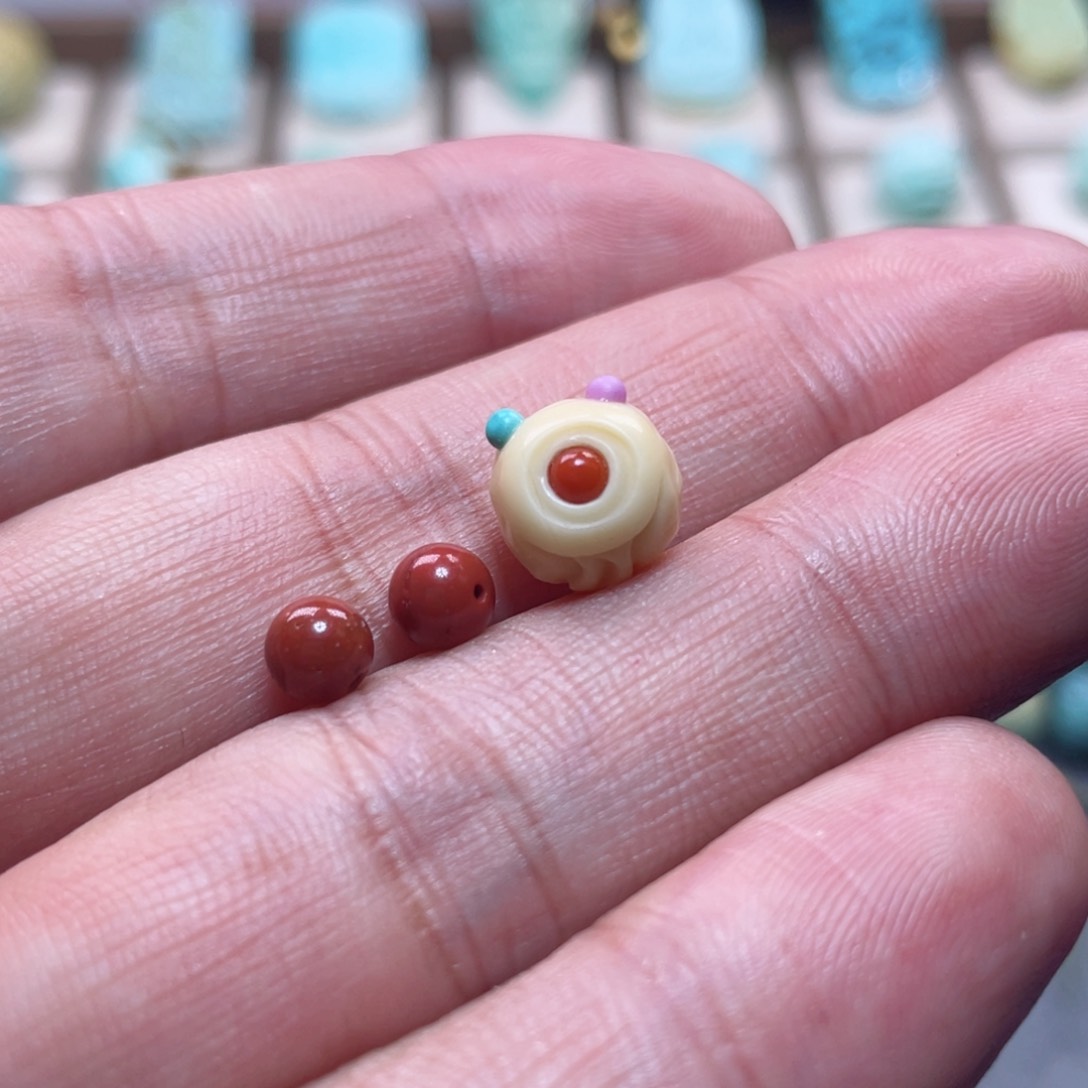 南红玛瑙配饰未镶嵌