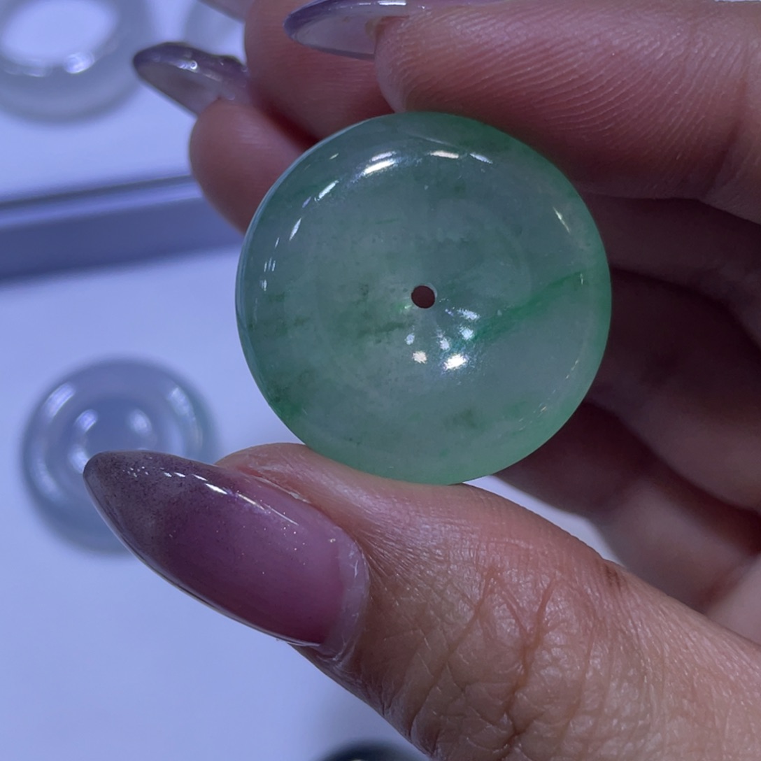 翡翠未镶嵌颈饰扣子