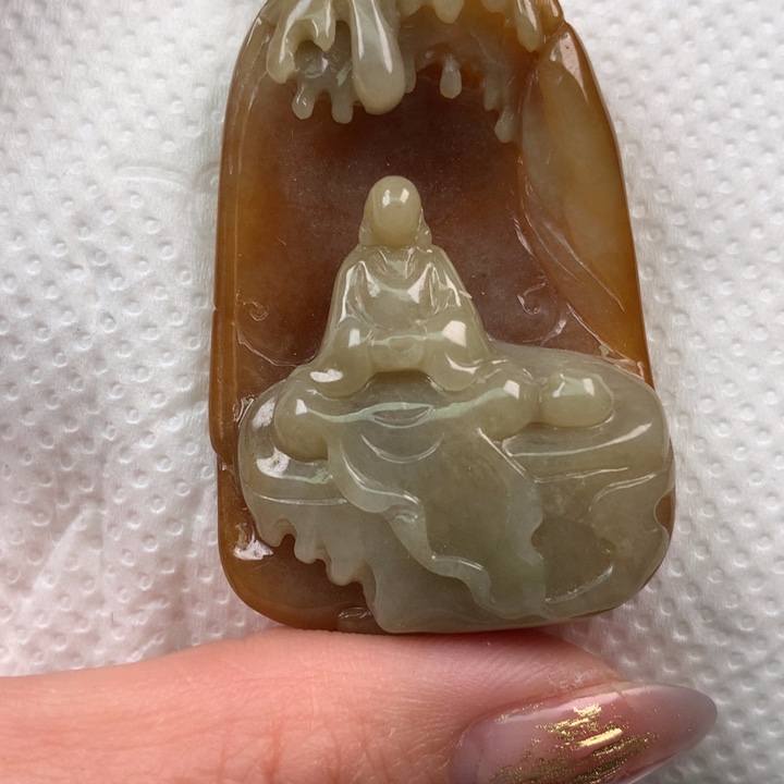 翡翠颈饰未镶嵌翡翠