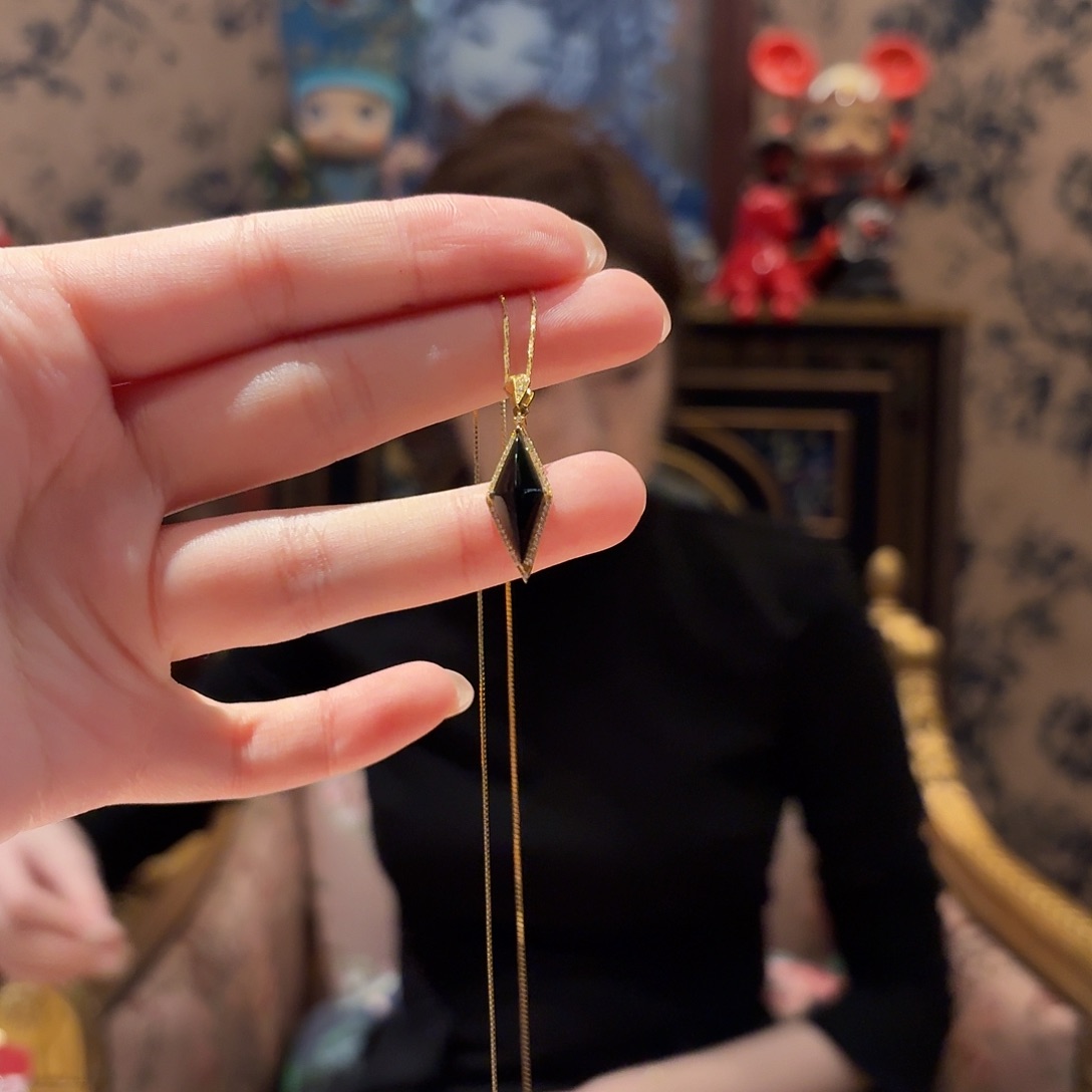 翡翠吊坠(赠链)18K金镶嵌