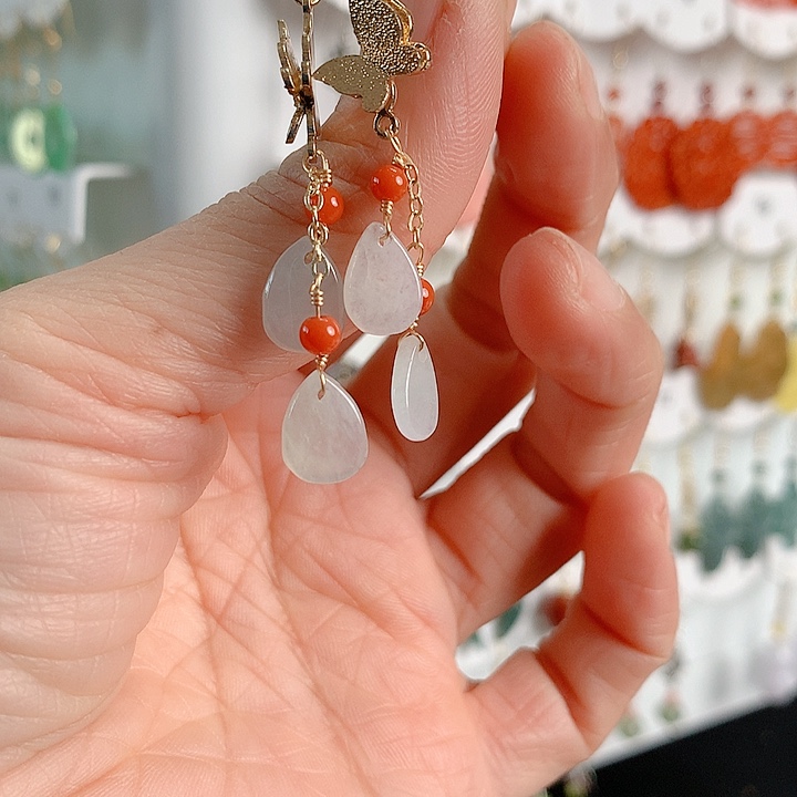 翡翠耳饰未镶嵌翡翠