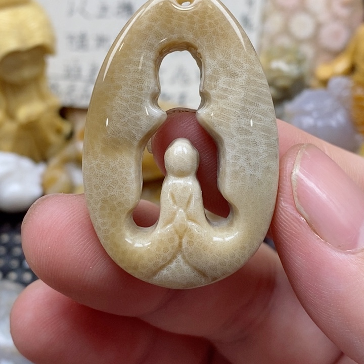 颈饰未镶嵌硅化珊瑚（珊瑚玉）小