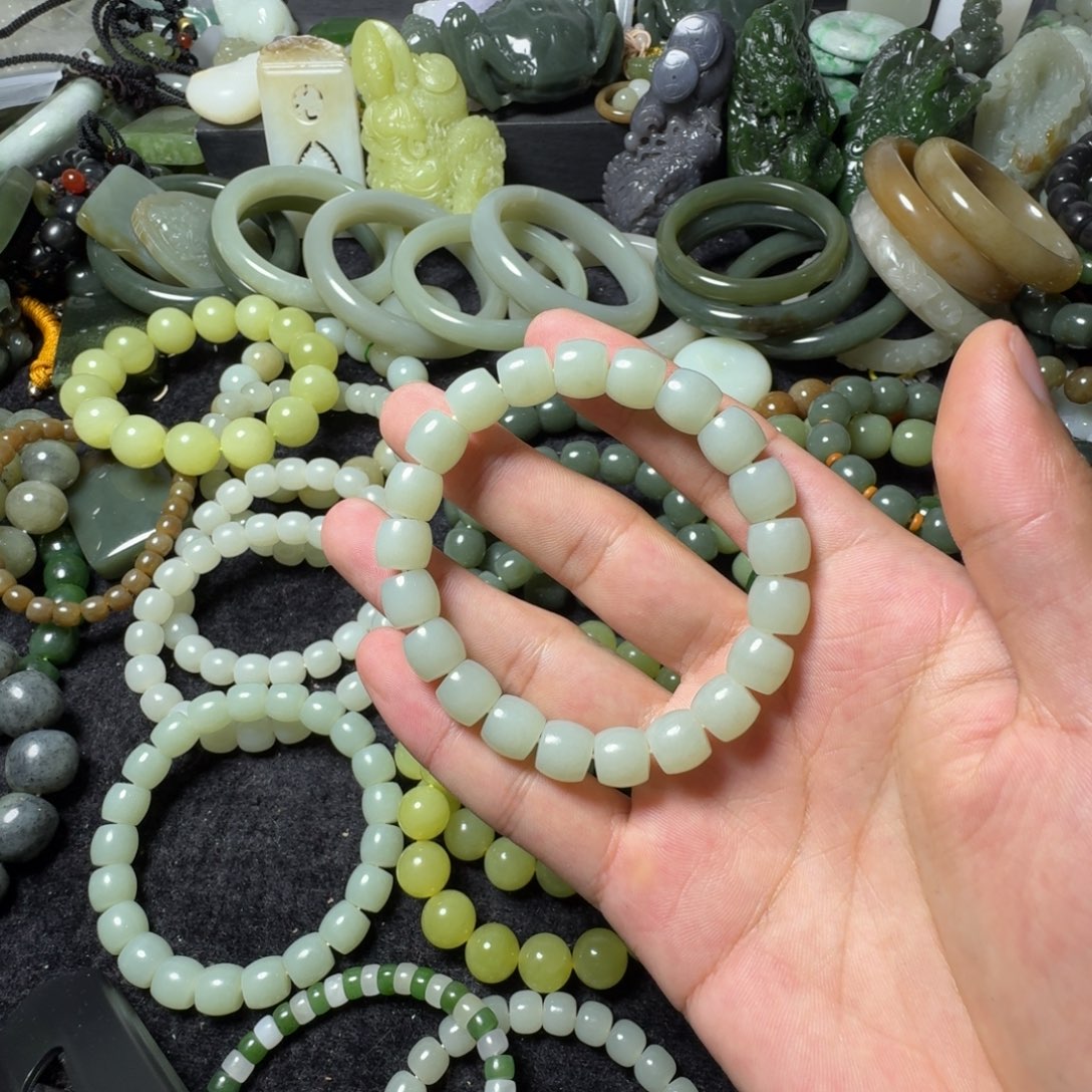 和田玉未镶嵌手串