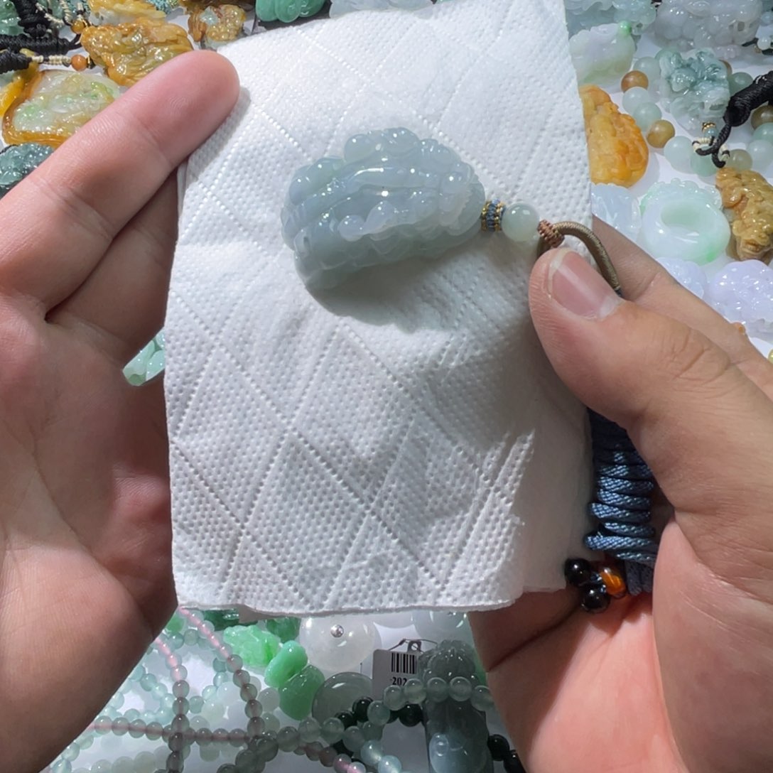 翡翠颈饰未镶嵌天然