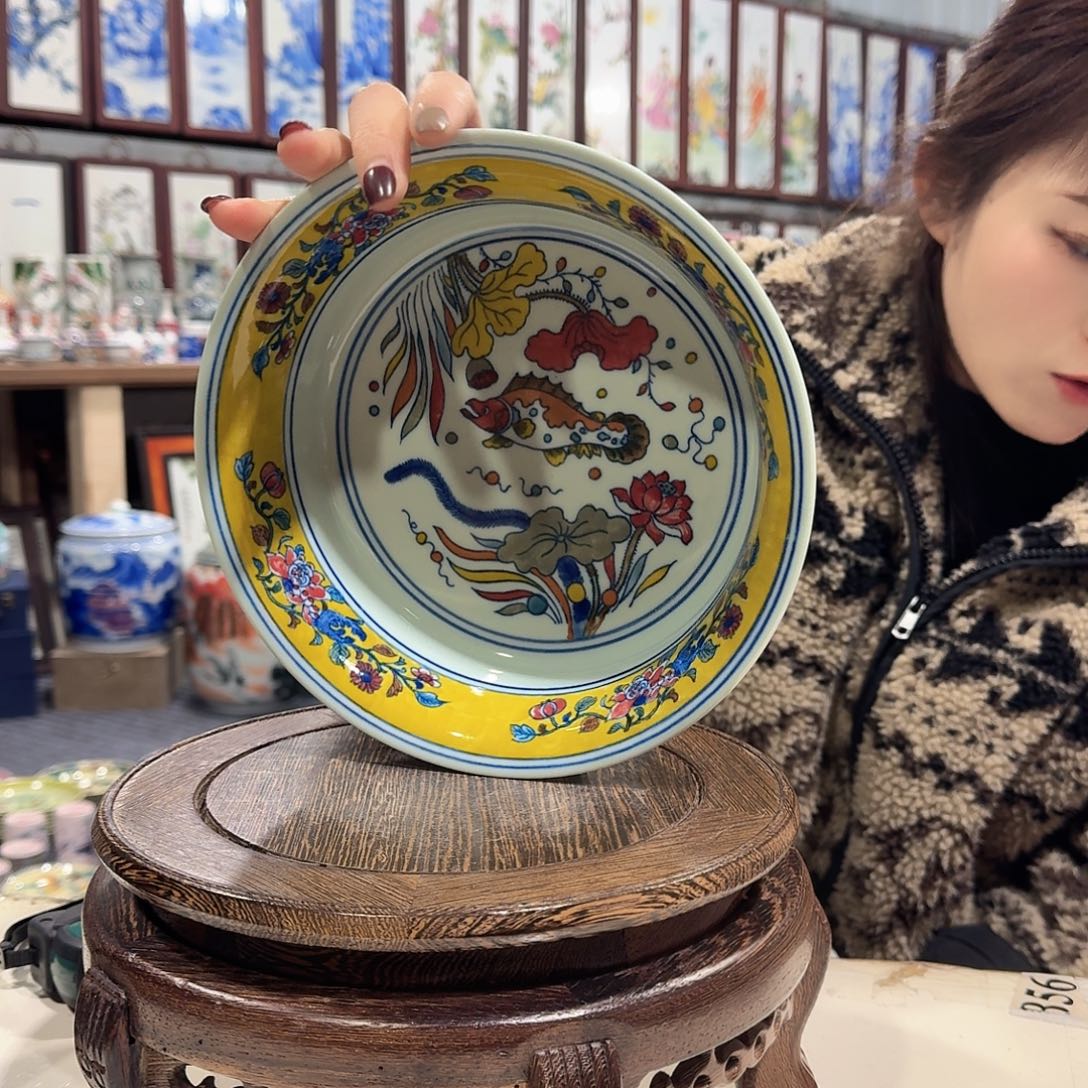 摆件瓷////景德镇陶瓷瓷器。