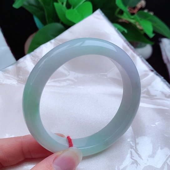 翡翠手镯未镶嵌       正圈54 春彩