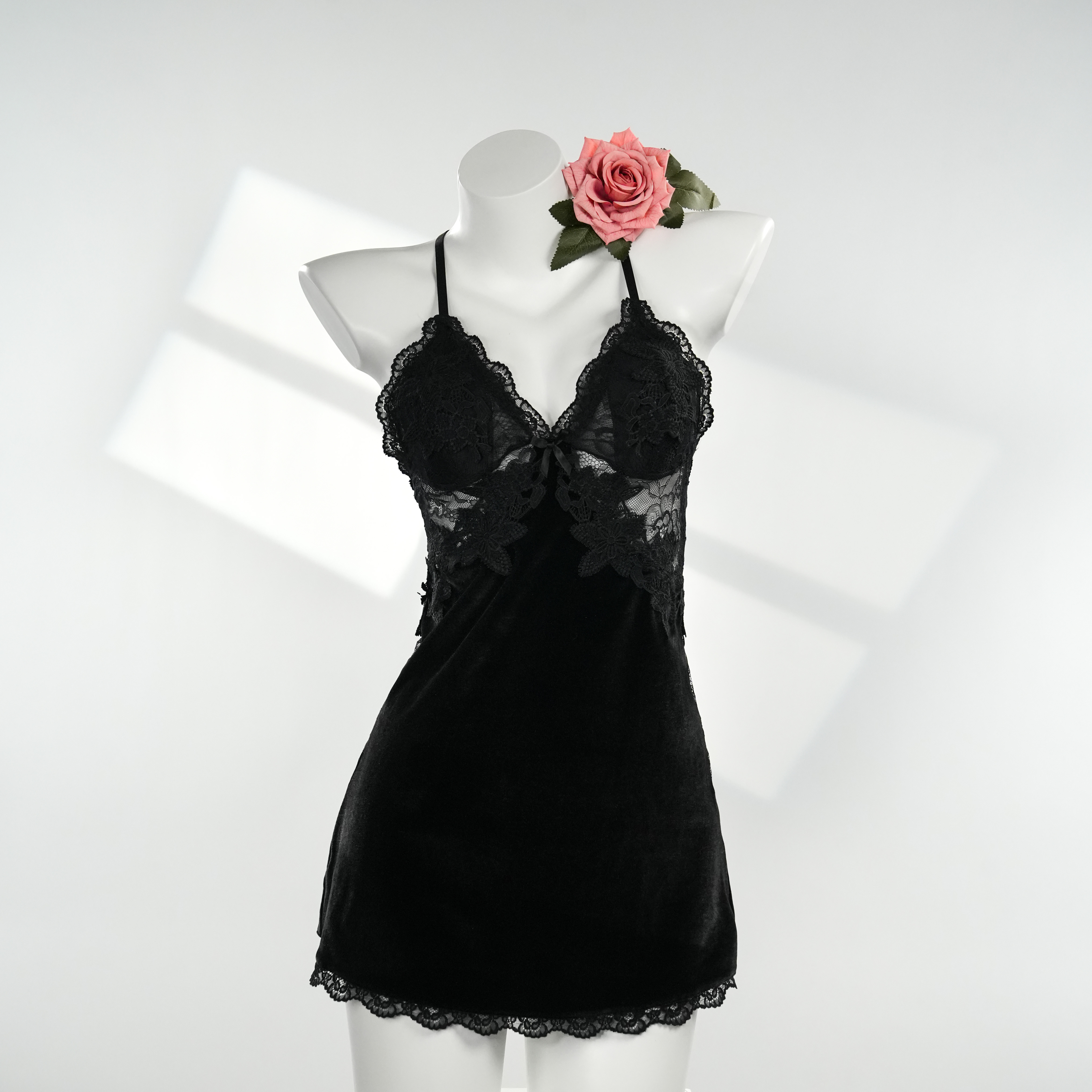 暮然【90-220】瑰若性感黑色美背法式蕾丝镂空睡裙 2521