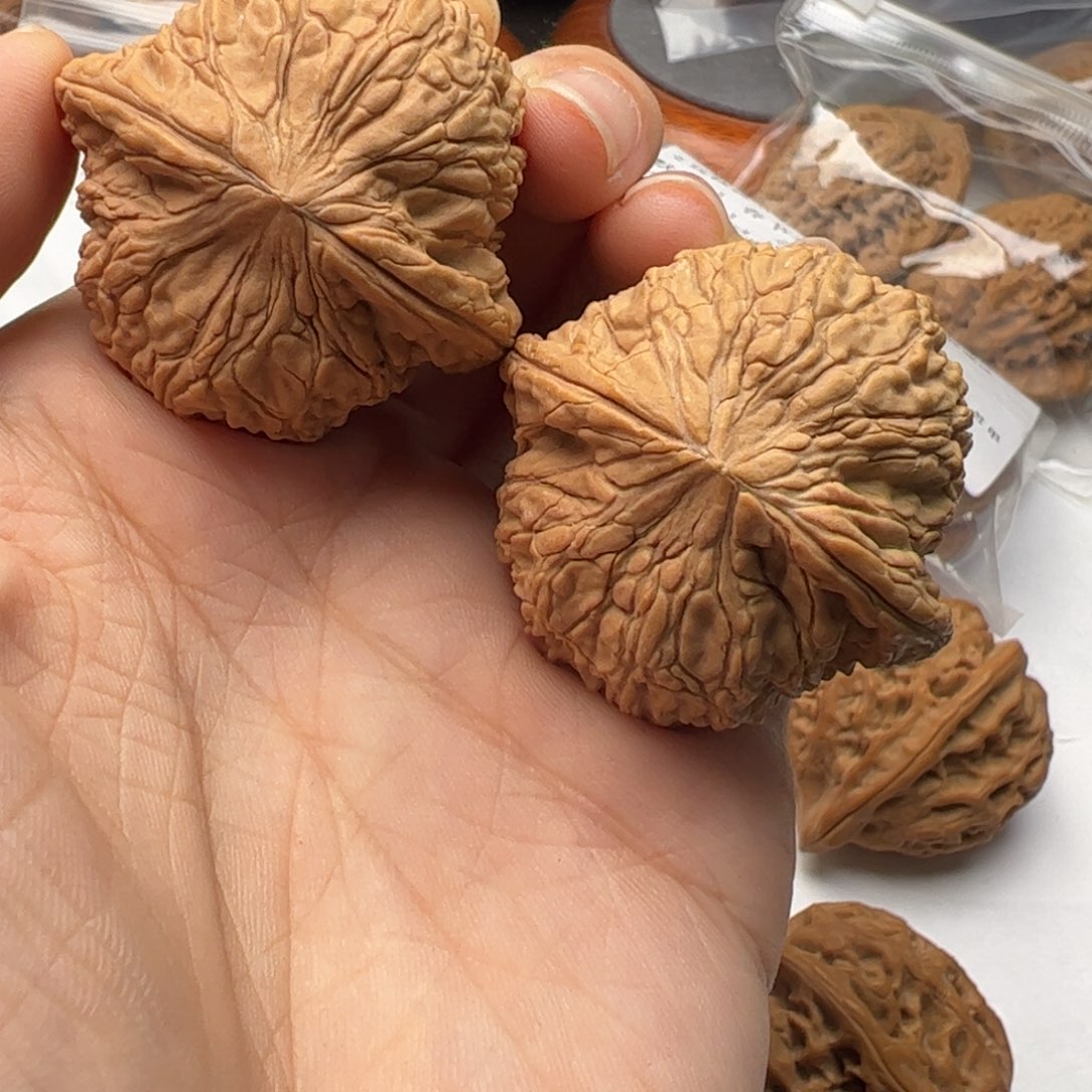 文玩核桃吊坠泥鳅背39全品