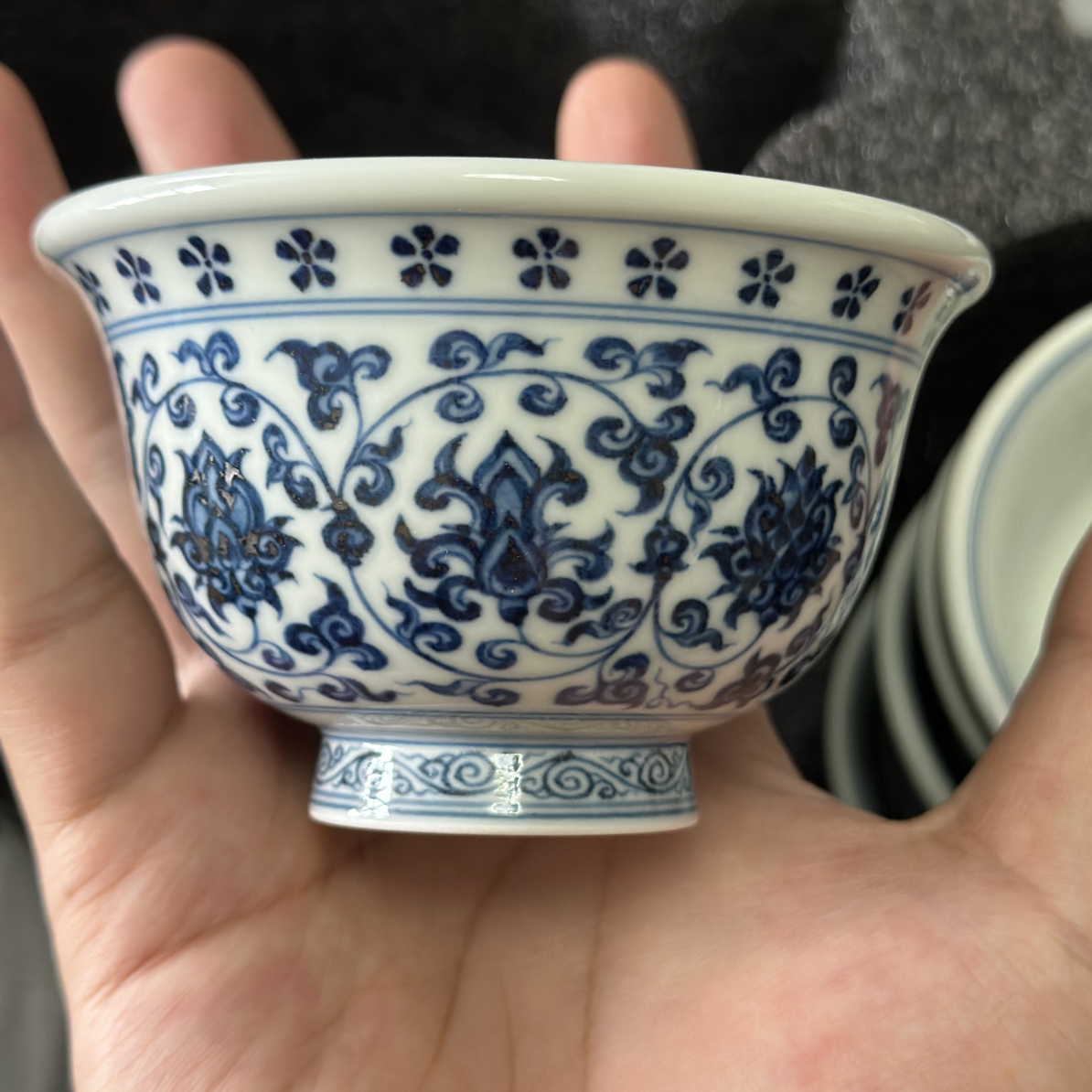 微瑕缠枝莲压手杯100cc