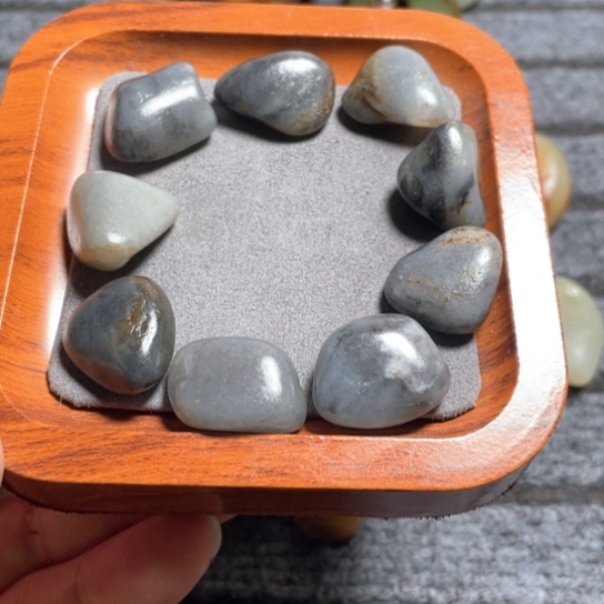 小***业和田玉未镶嵌颈饰