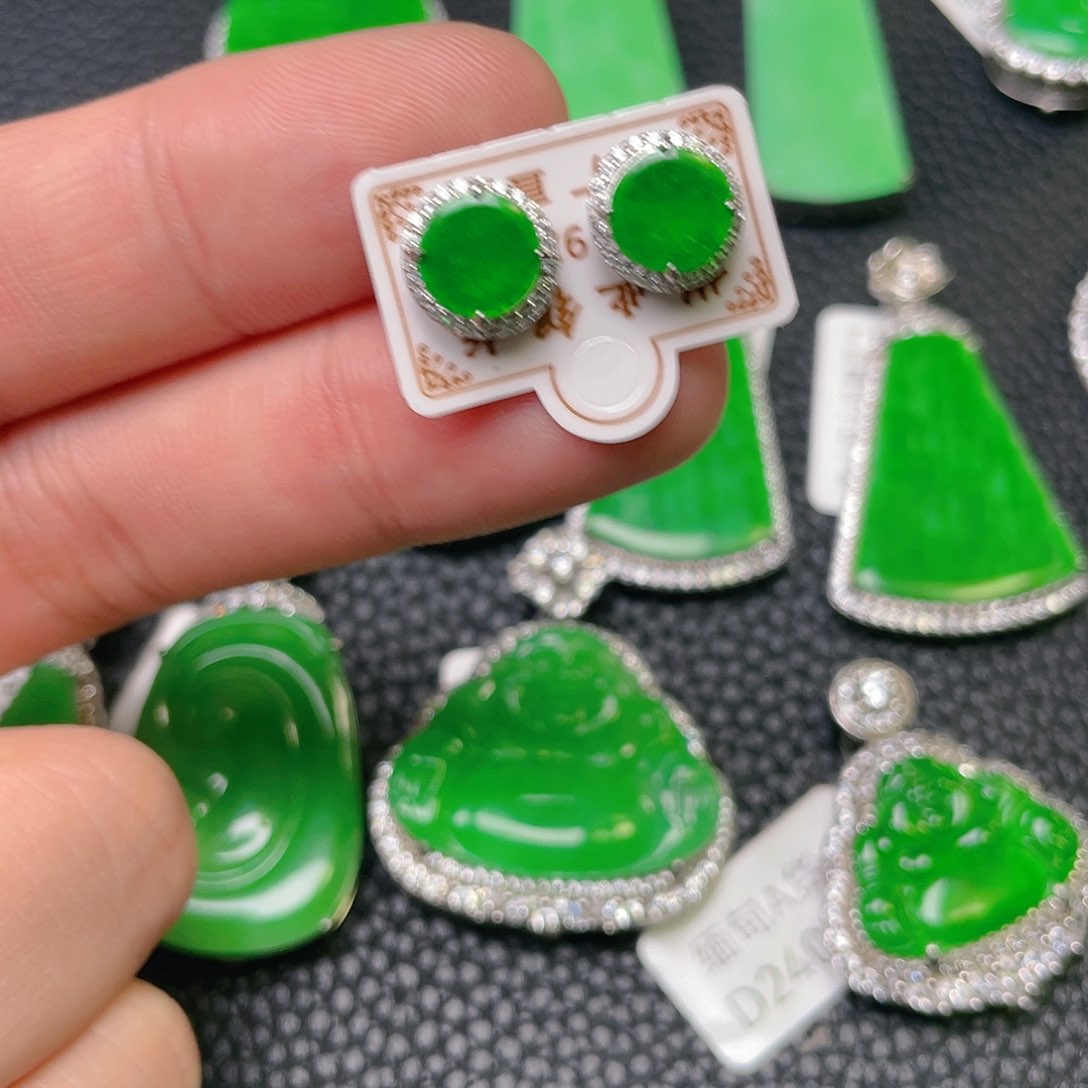 【闪购商品】翡翠吊坠(不含链)银S925镶嵌