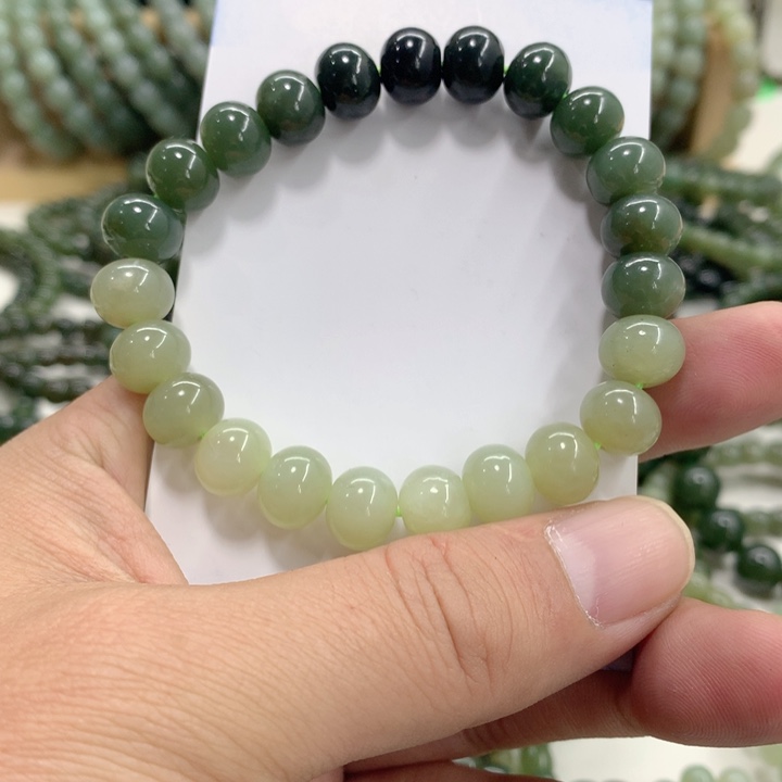 叶***子和田玉未镶嵌珠宝奇石