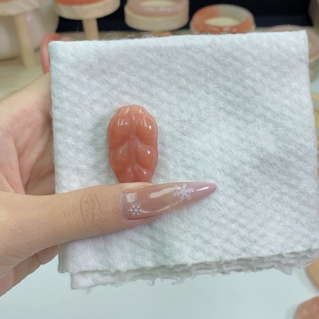 草***莓石英质玉未镶嵌手镯