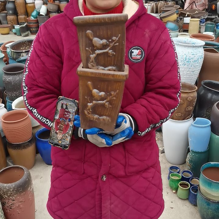 红陶口14高18两个盆子