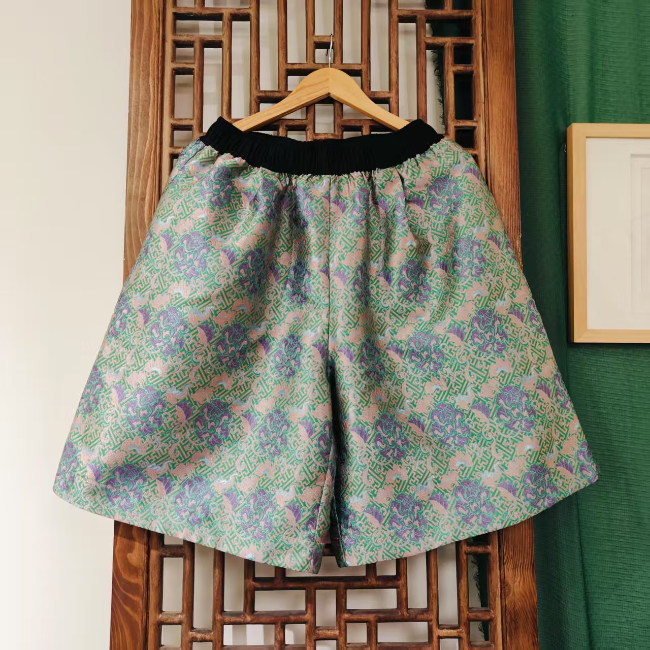  凤徕兮私人定制蓝底绿紫花暗纹全松紧黑腰中裤（ LK087-22）单