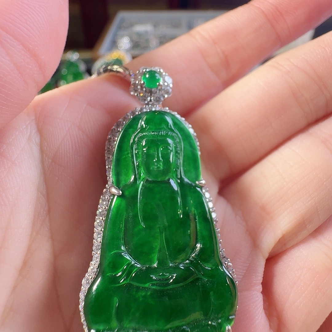 翡翠未镶嵌颈饰翡翠