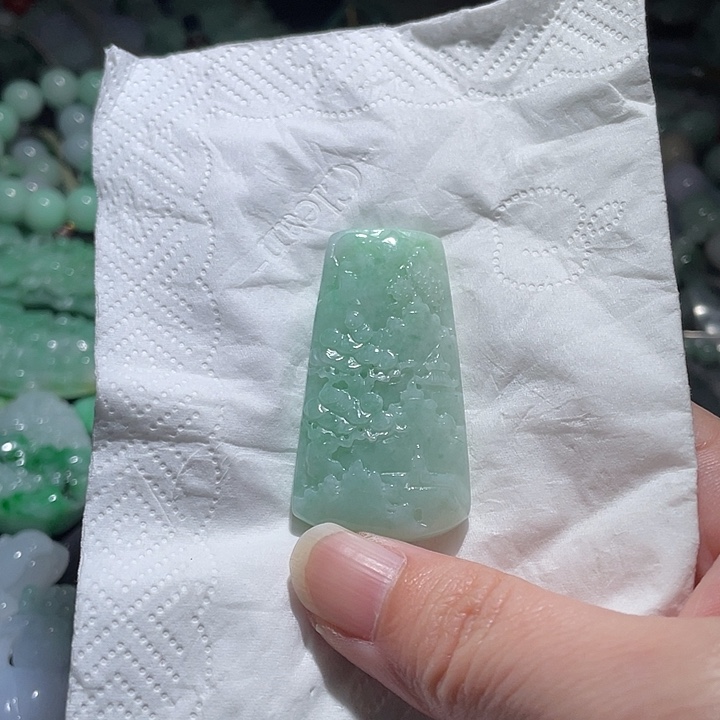 颈饰未镶嵌翡翠天