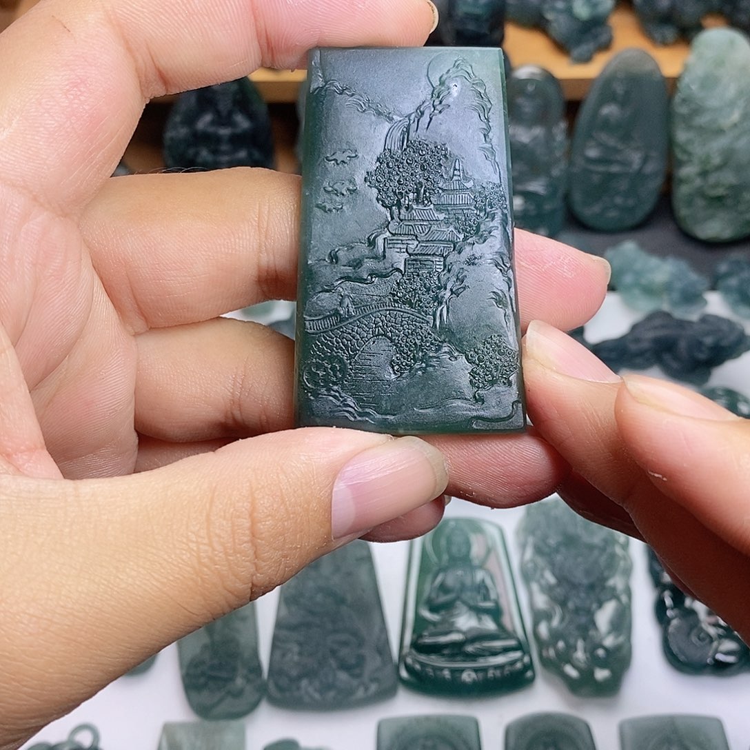 定制翡翠未镶嵌山水