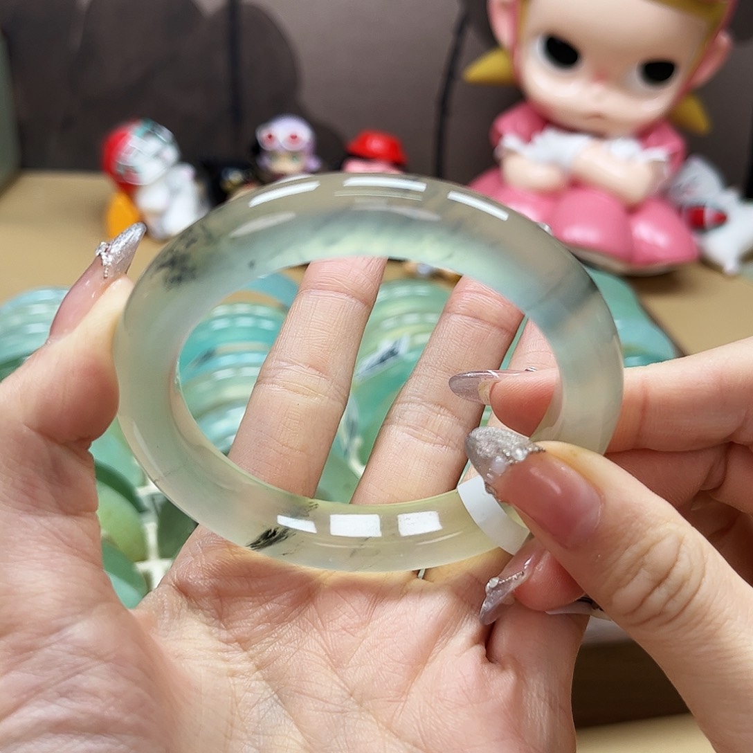 蛇纹石玉手镯未镶嵌