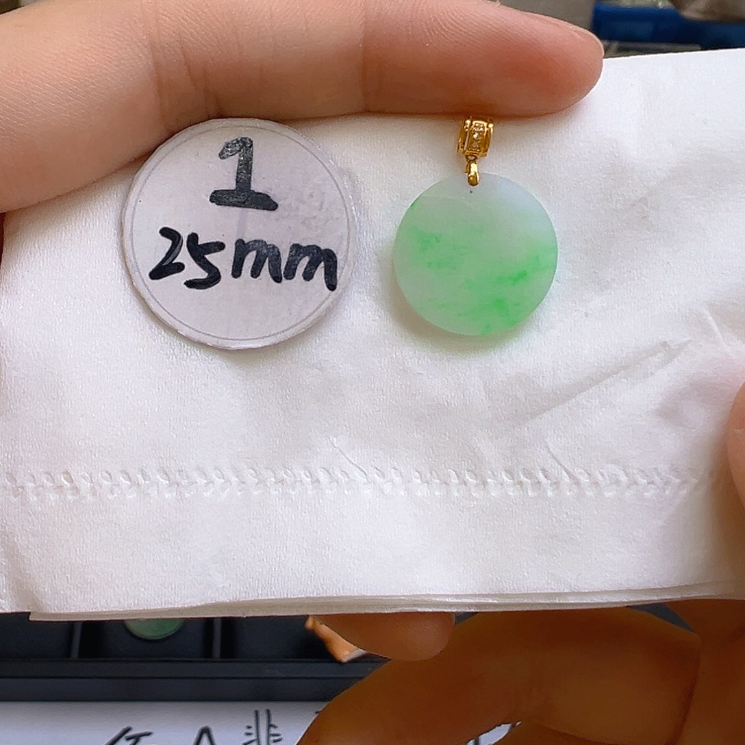 翡翠吊坠(不含链)18K金镶嵌翡翠