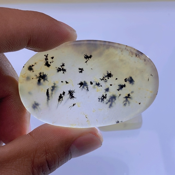 玛瑙/玉髓颈饰未镶嵌丫**?