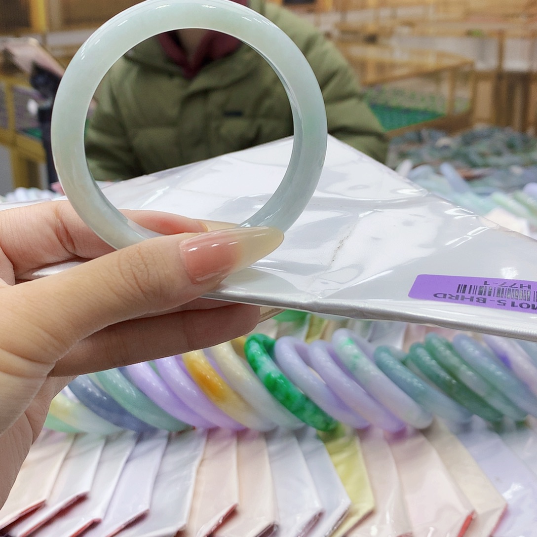 翡翠未镶嵌手镯nnn