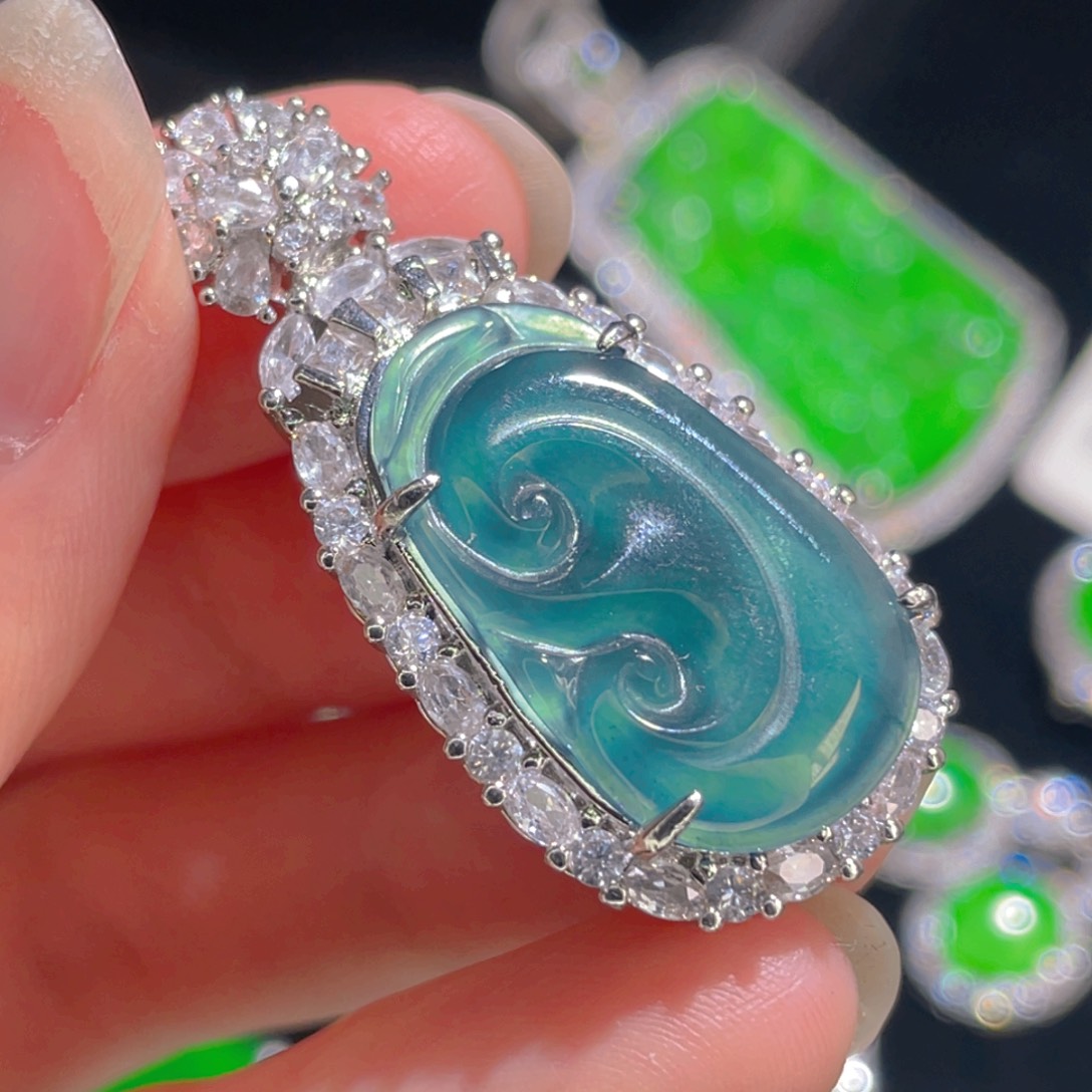 翡翠吊坠(不含链)未镶嵌