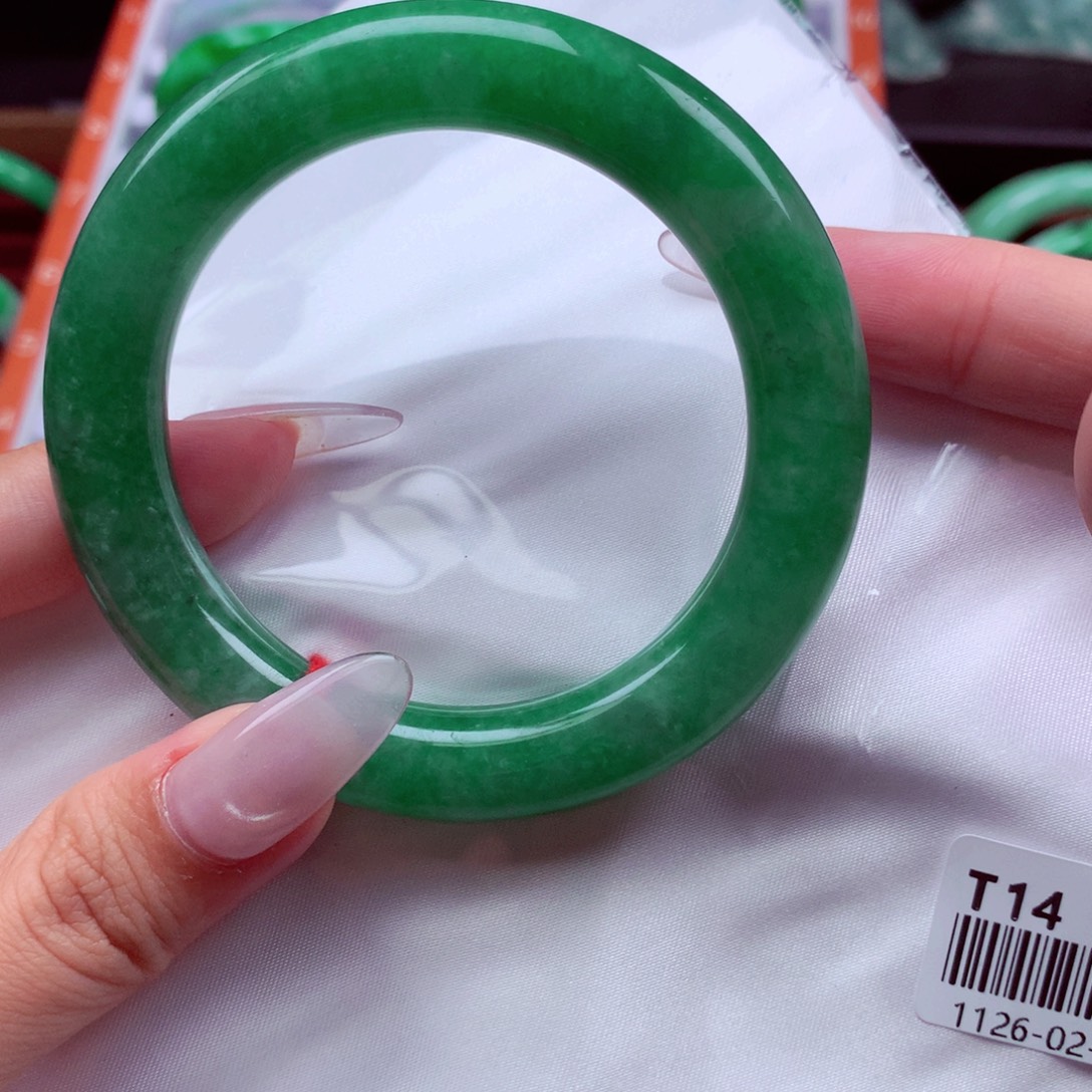 贺***厂翡翠未镶嵌手镯翡翠