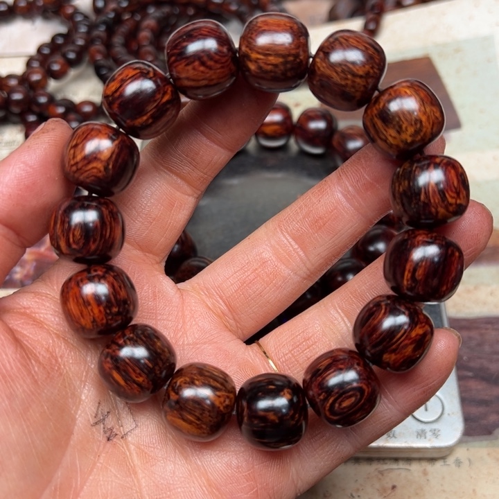 藤类海南红降1516老型黑金底天花板