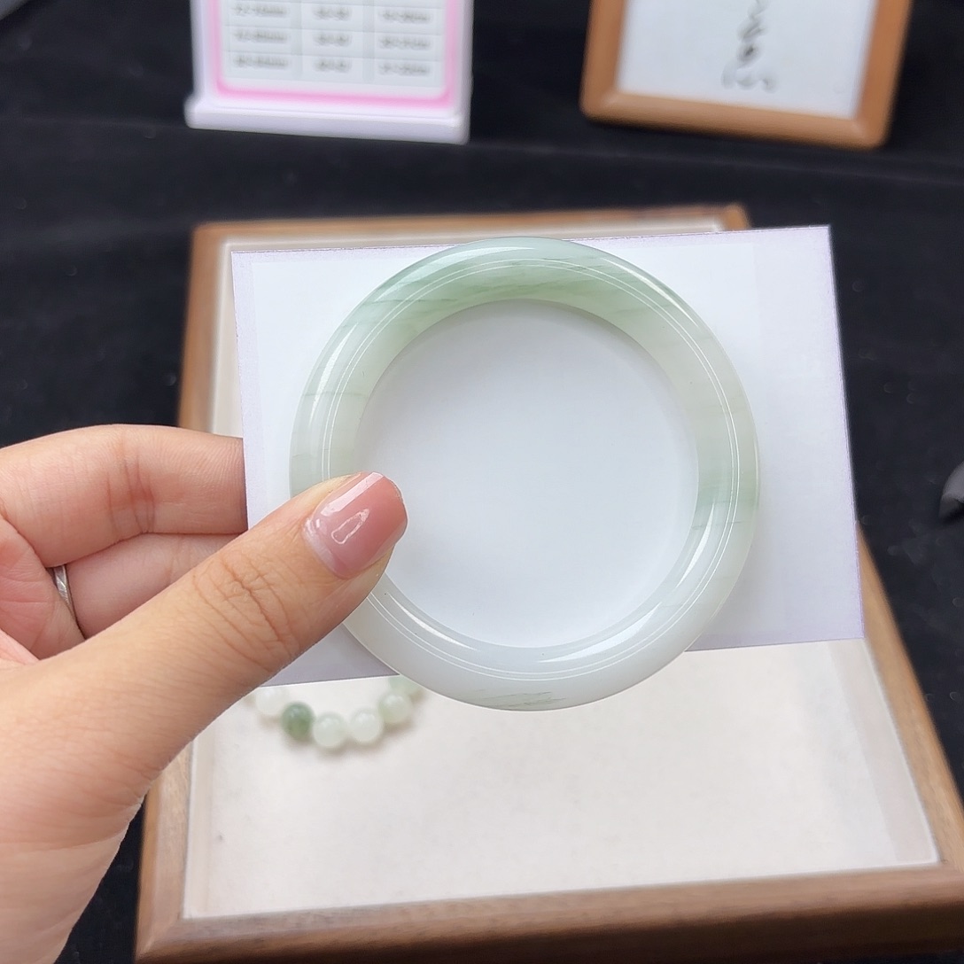 石英质玉手镯未镶嵌想***圈