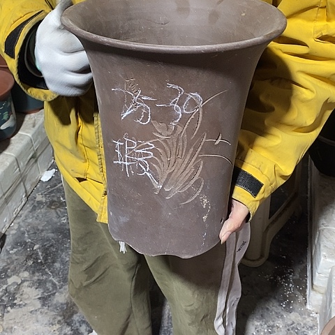 紫砂中国宜兴紫砂花盆，