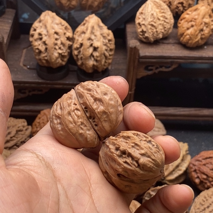 文玩核桃吊坠C****?东北82