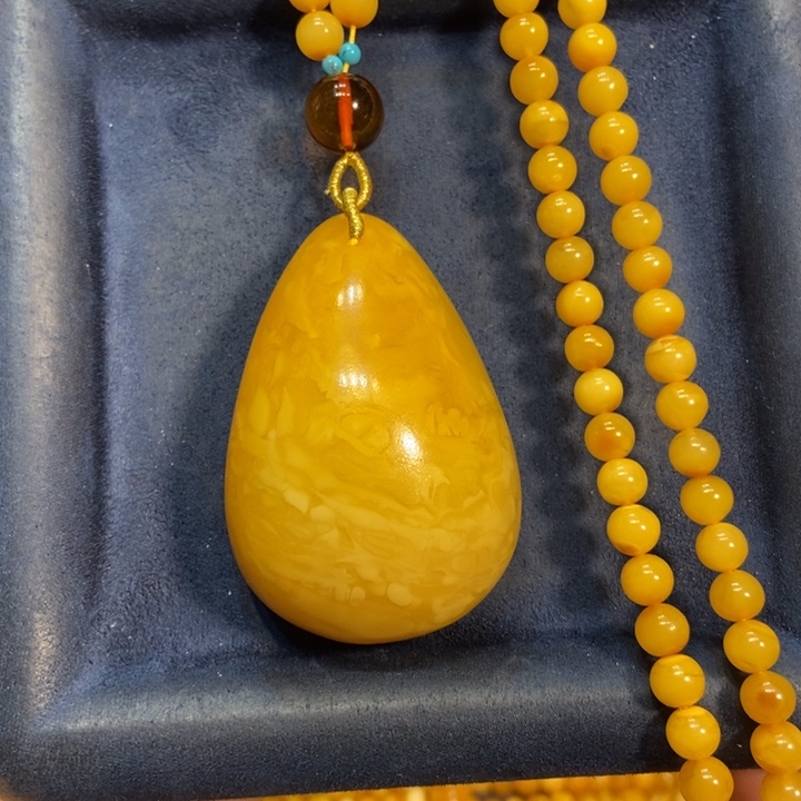 未镶嵌琥珀颈饰蜜蜡