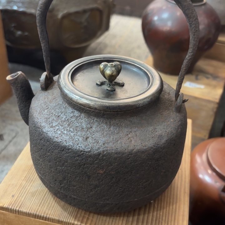 紫砂茶杯昨**现非常美丽漂亮的物品