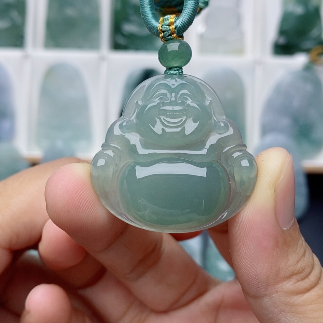 翡翠未镶嵌颈饰佛