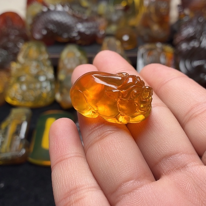 琥珀未镶嵌颈饰96
