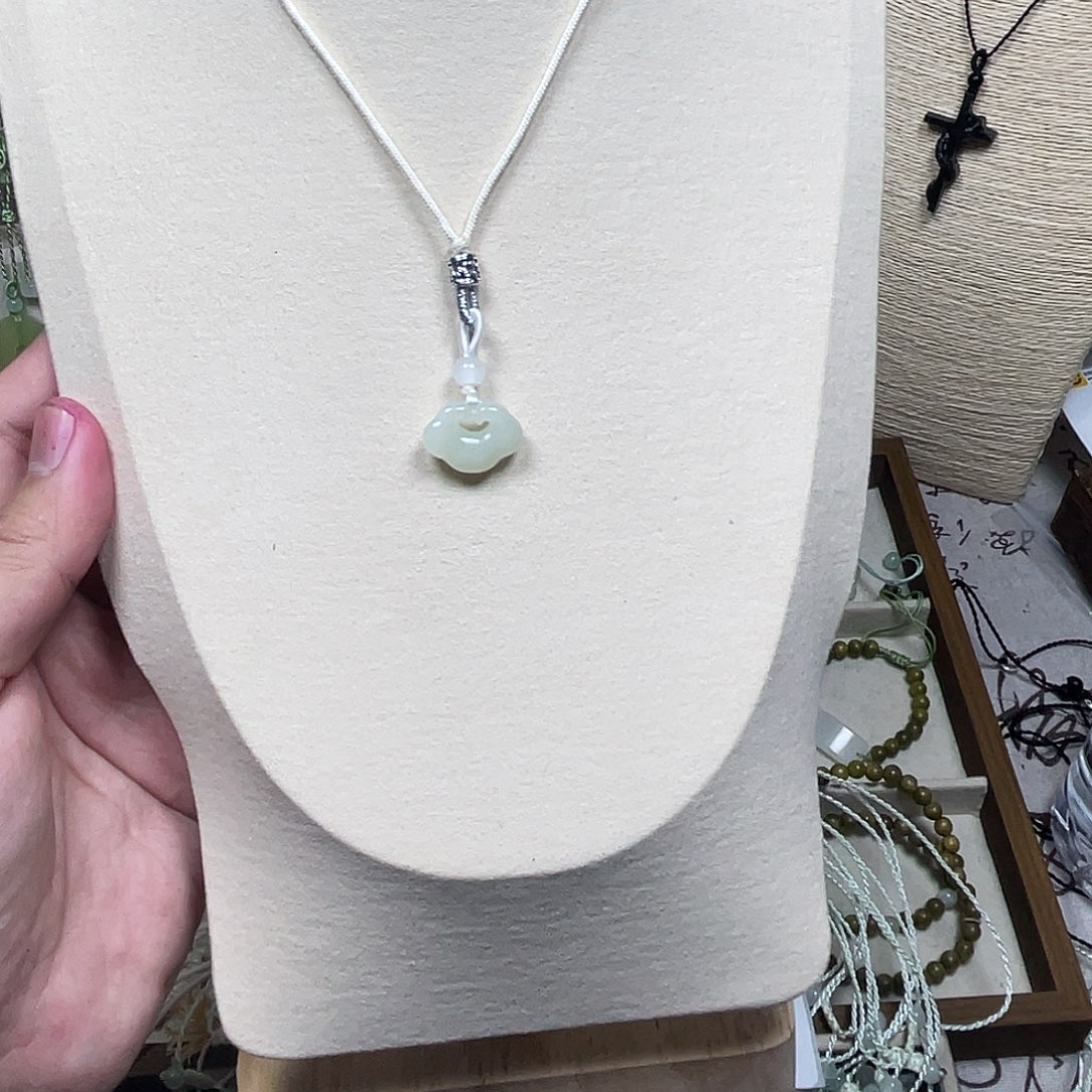 蛇纹石玉合金颈饰