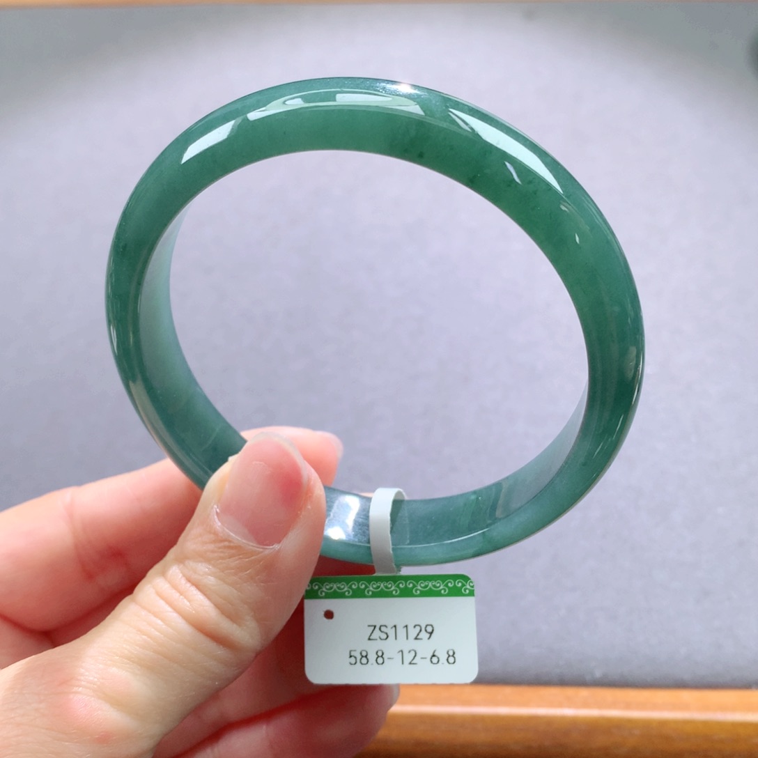 翡翠手镯未镶嵌天然翡翠手镯