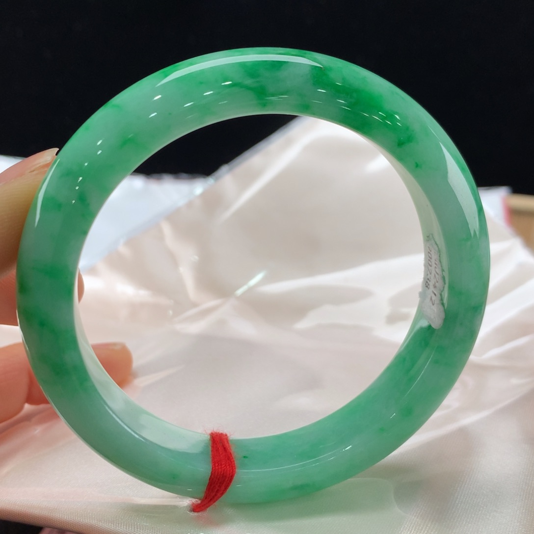 翡翠手镯未镶嵌111/0238