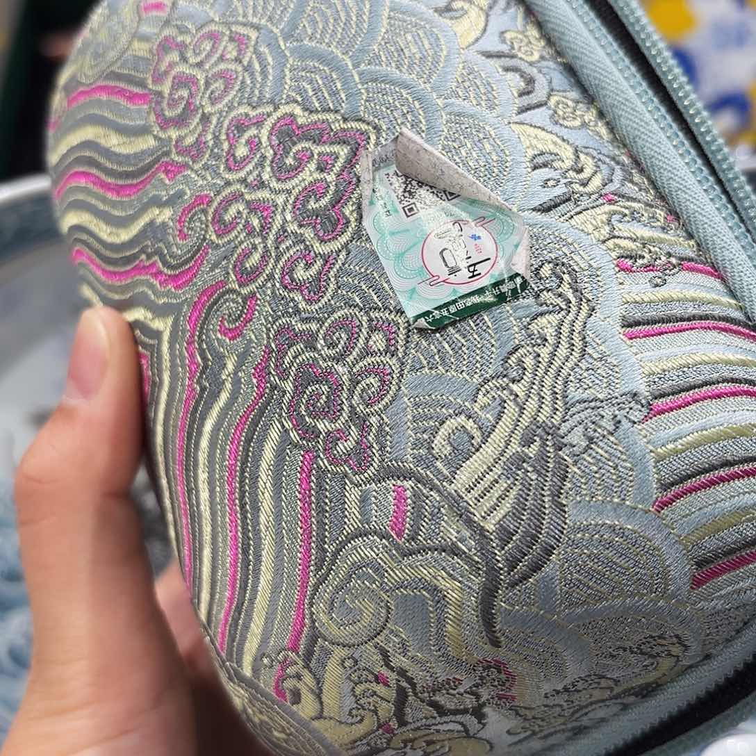 瓷片阿**.景德镇美术出版社