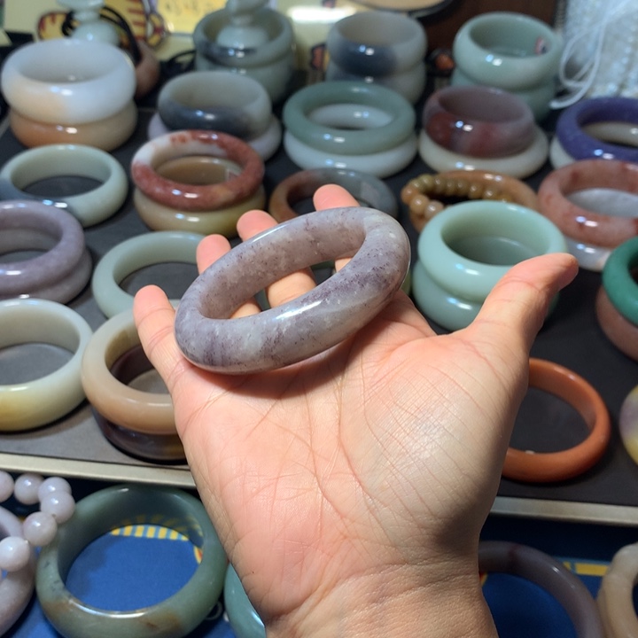 石英质玉（佘太翠）未镶嵌手镯