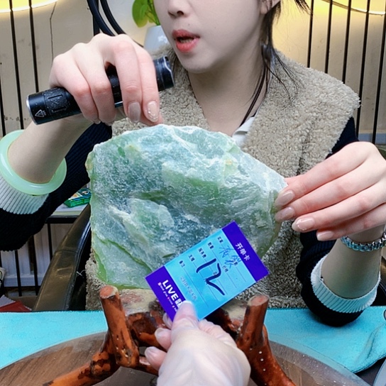 【闪购商品】未镶嵌蛇纹石玉原石飞****7