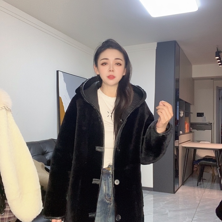 绵羊皮美丽奴皮毛一体M120，L130斤拍下备注尺码