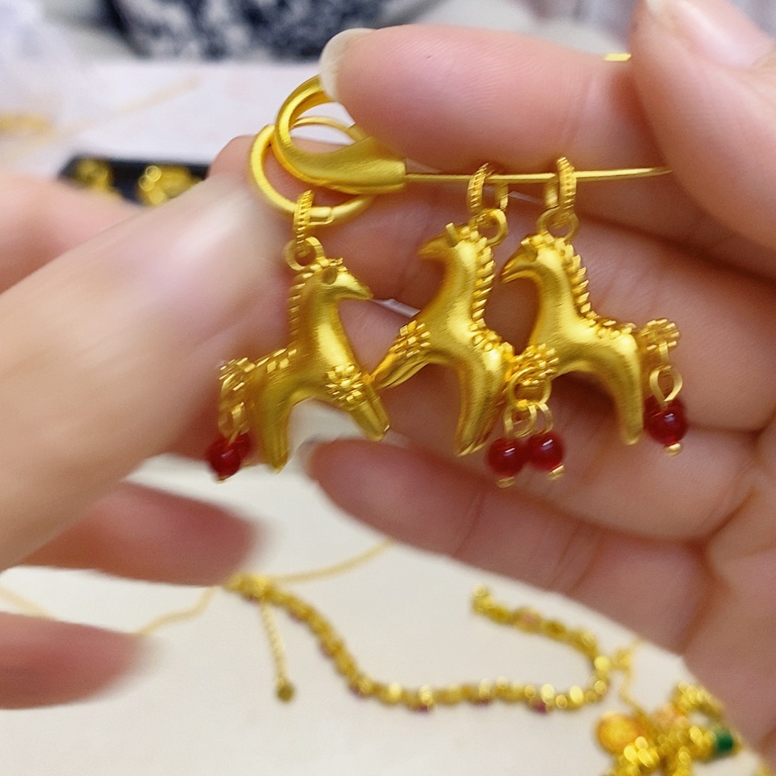 铁合金小马吊坠000010