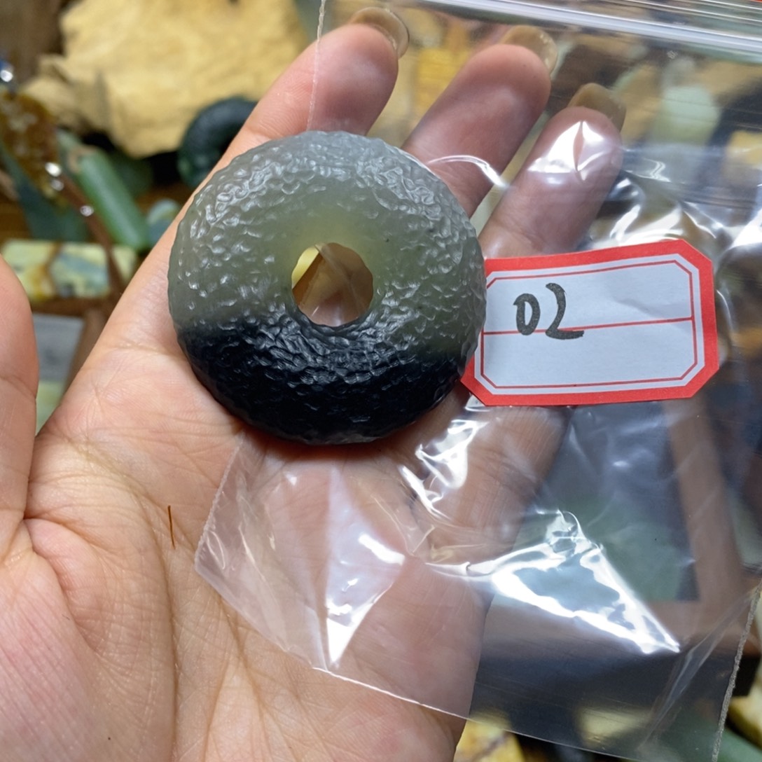 蛇纹石玉挂件未镶嵌?****n